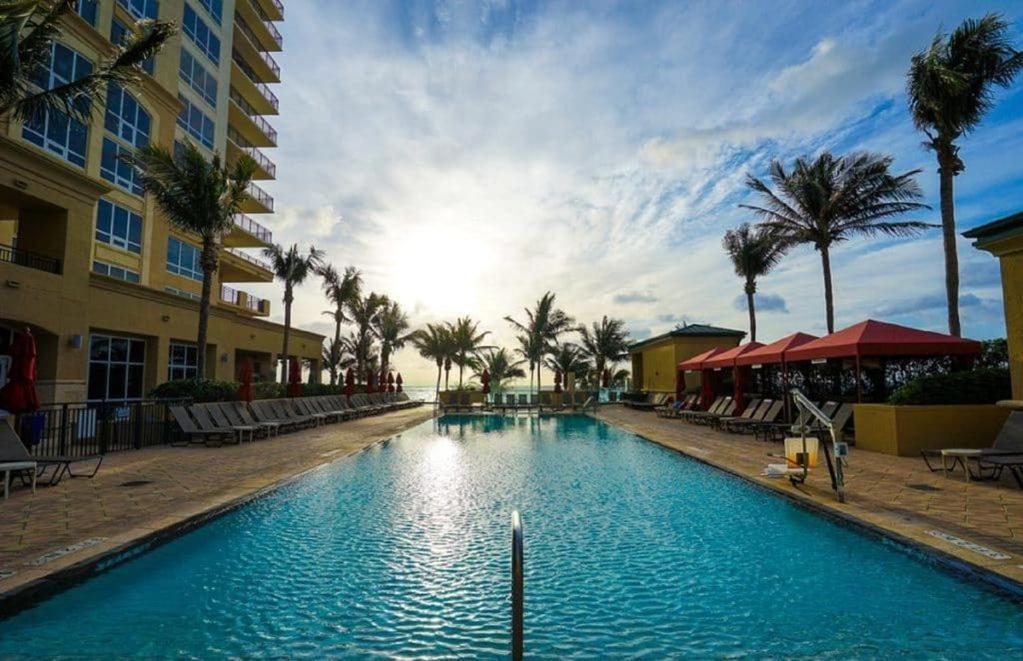 Singer Island Beach Resort And Spa, Located At The Palm Beach Resort ริเวียราบีช ภายนอก รูปภาพ